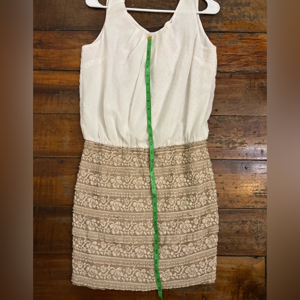Elegant White and Tan Lace Dress - Picture 4 of 5